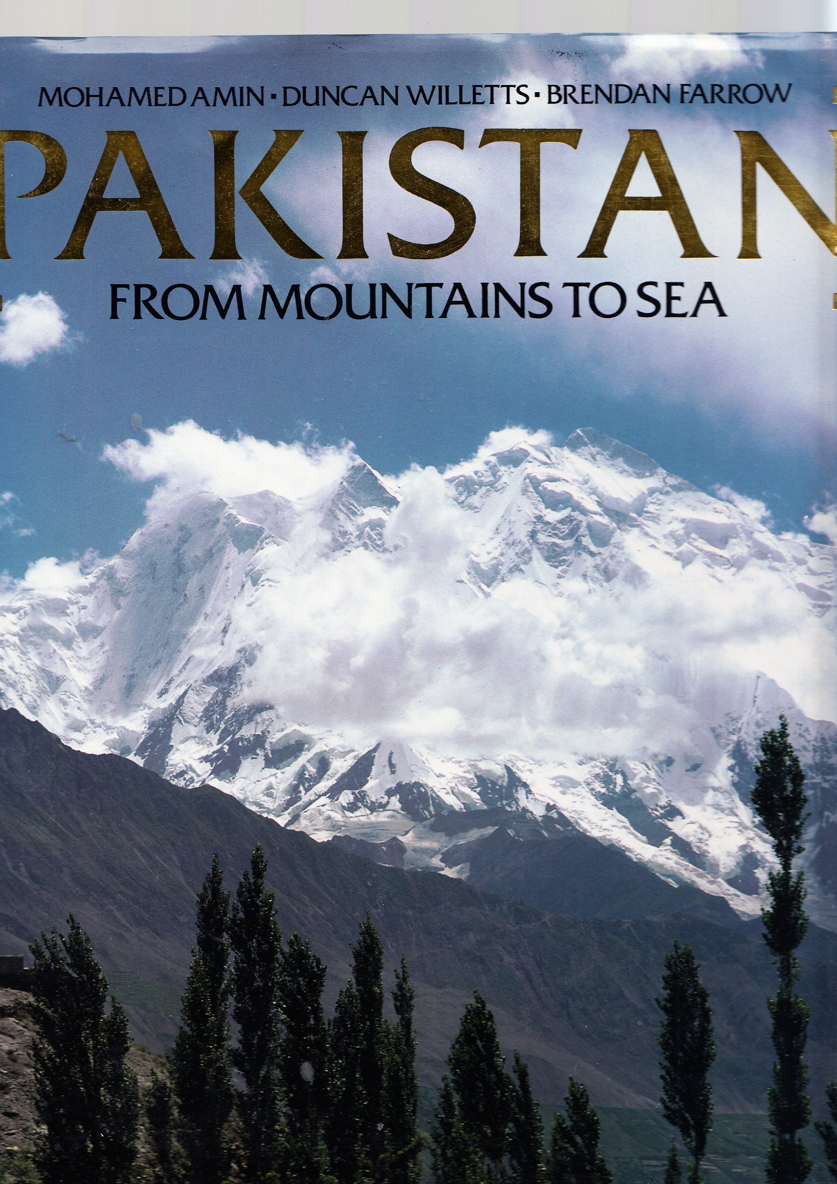 Explore Pakistan: From Majestic Mountains to Stunning Seas | Travel Guide & Scenic Destinations for Adventure & Relaxation