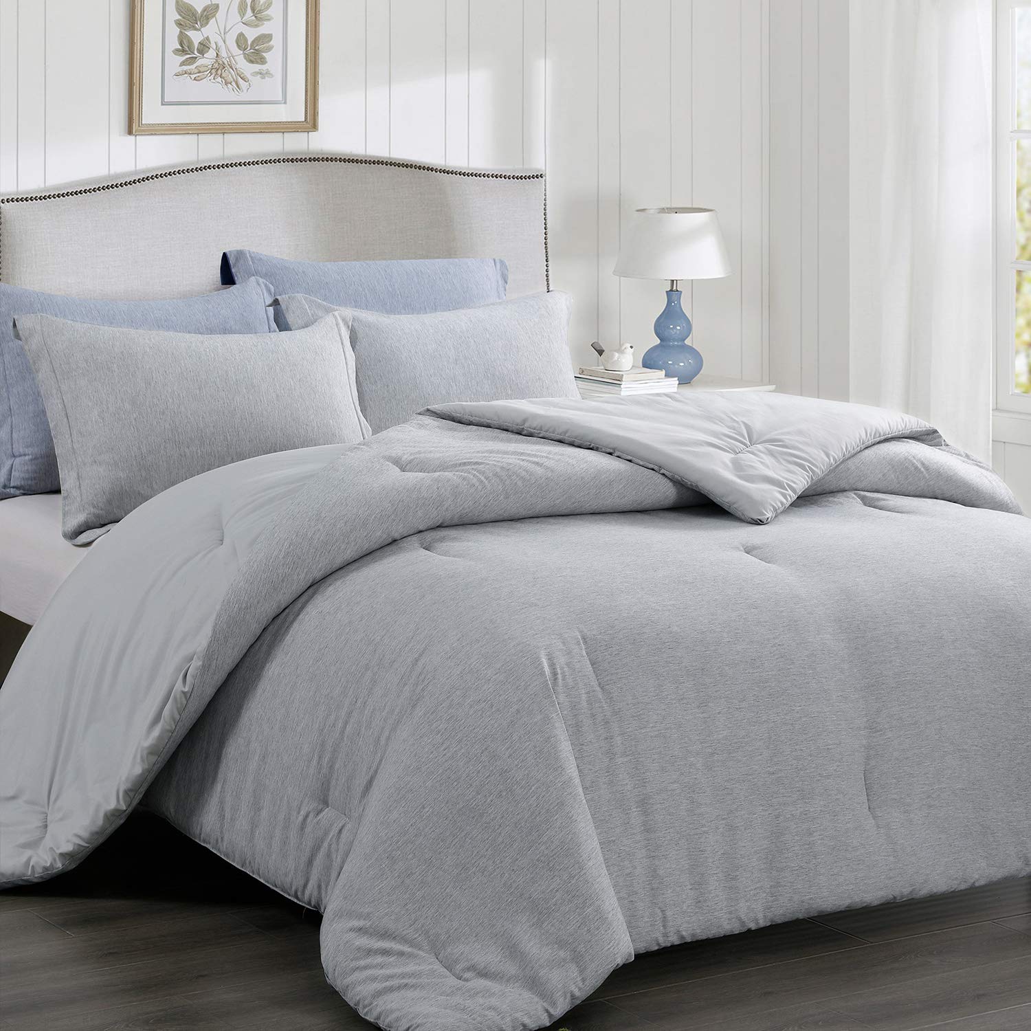 BEDELITE Queen Comforter Set - Light Grey Soft Reversible Comforter with Cationic Dyeing Striola Pattern, Includes 1 Comforter (88x88 in) & 2 Pillow Shams (20x26 in) - Perfect for Cozy Bedrooms, Guest Rooms & Dorm Decor
