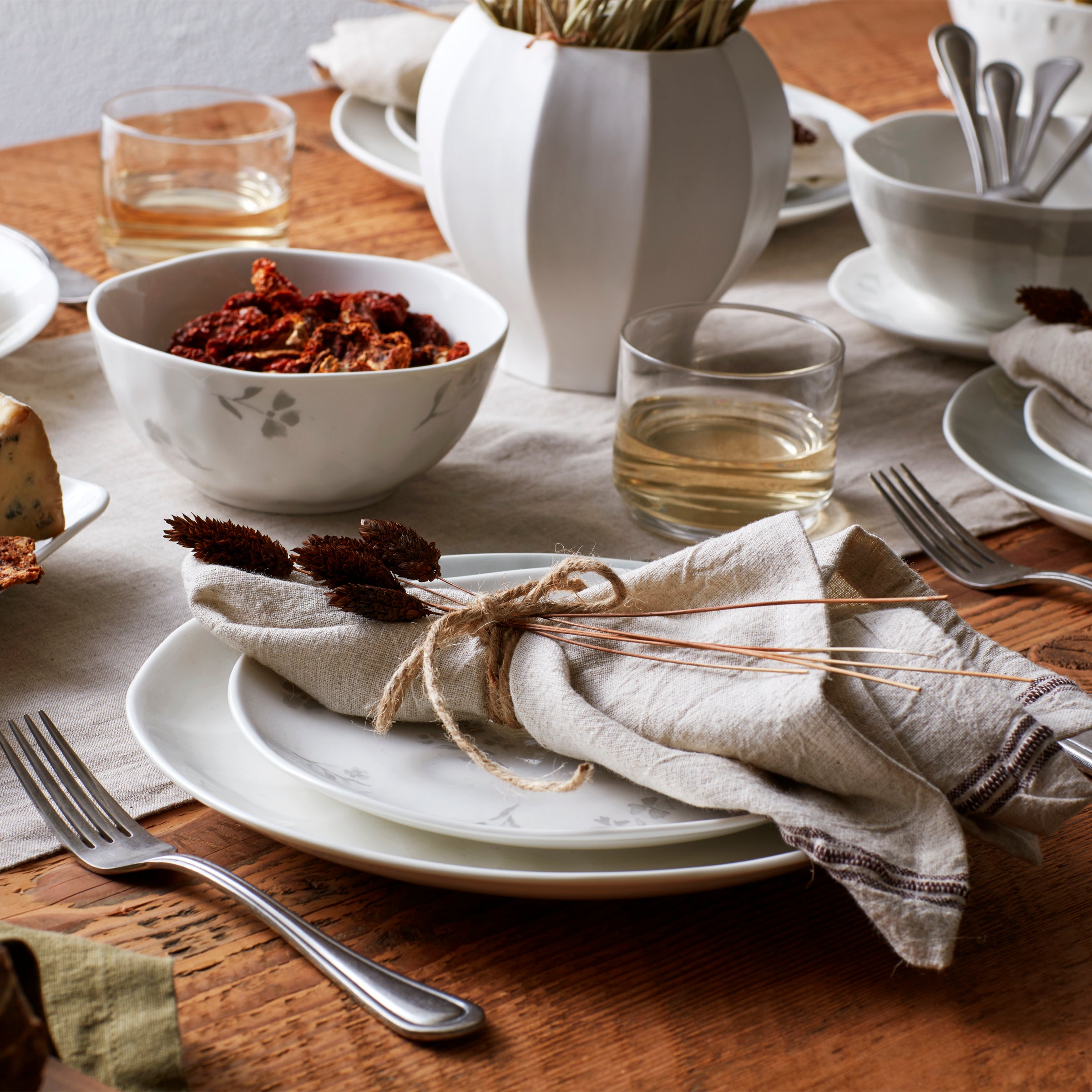Premium Oyster Bay 12-Piece Dinnerware Set - Porcelain Plates, Bowls & Mugs - Elegant Dinner Set for Family Dining, Entertaining & Special Occasions