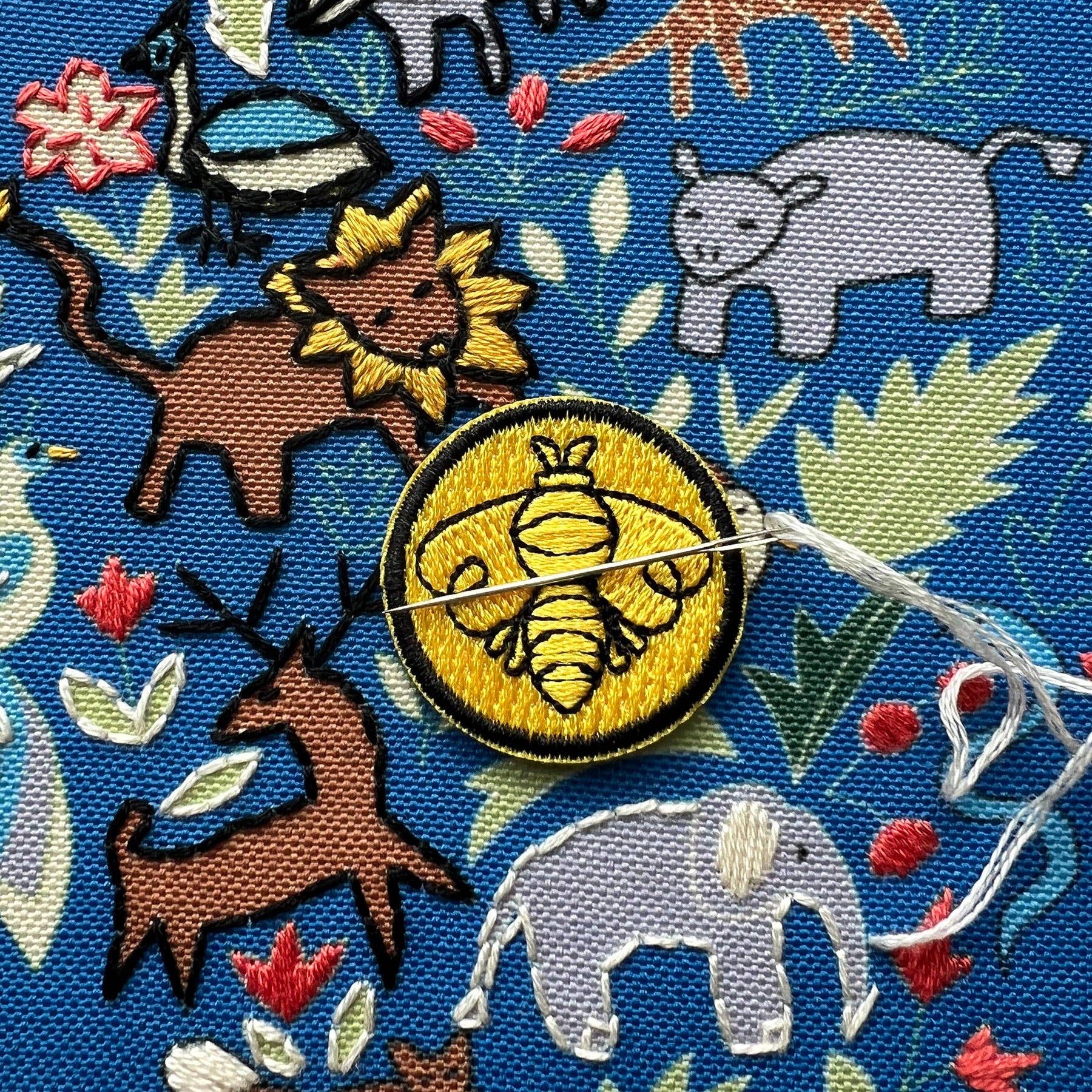 Embroidered Bee Needle Minder - Magnetic Needle Holder for Sewing & Embroidery - Perfect for Quilting, Cross Stitch & Craft Projects