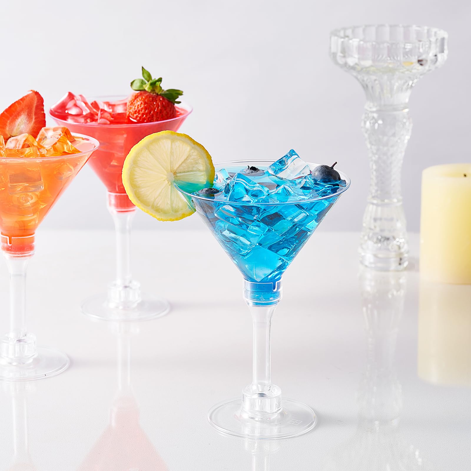25 Pack Reusable Plastic Martini Glasses - Tall Cocktail Drinkware for Margarita, Whiskey & Tequila - Bar & Party Supplies for Home, Restaurants (Great for Weddings, BBQs & Cocktail Parties)