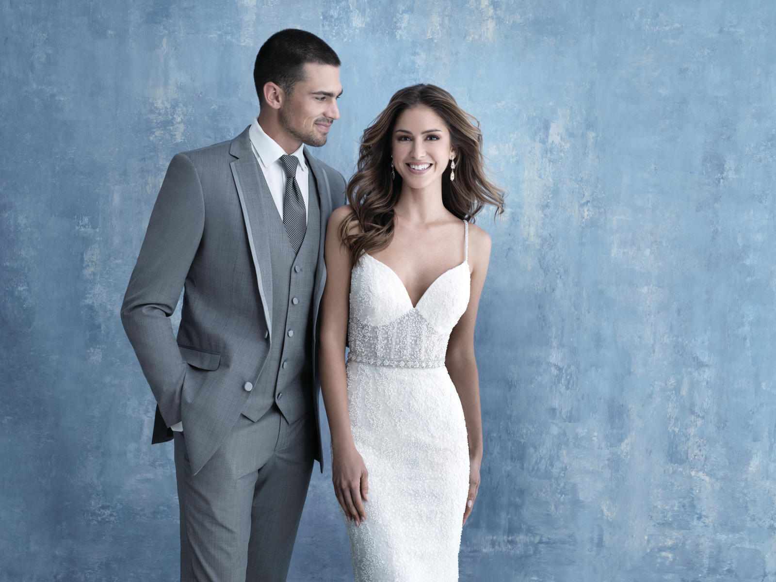 Allure Bridals 9707 Wedding Dress - A-Line Lace Bridal Gown with Beading for Church, Beach & Outdoor Ceremonies