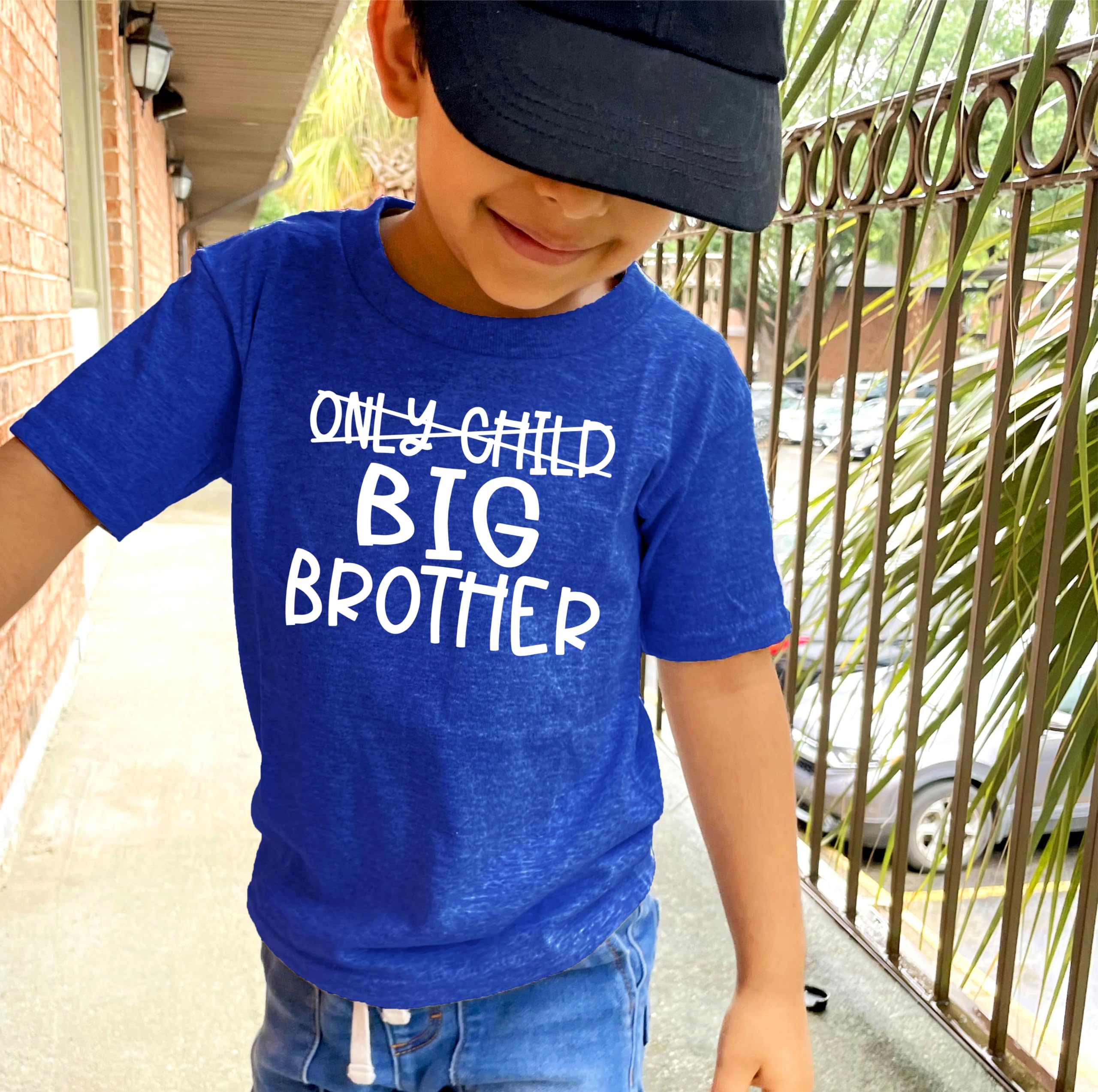 Big Brother Announcement Shirt for Boys - Cute Sibling Reveal Outfit for New Big Brothers | Perfect for Gender Reveals & Family Photos