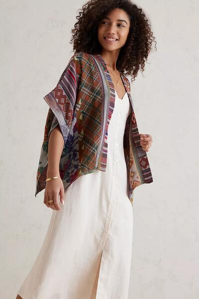 Floral Geometric Short Open Poncho - Stylish Women's Fashion Cover-Up for Spring & Summer - Perfect for Beach, Vacation, and Outdoor Activities