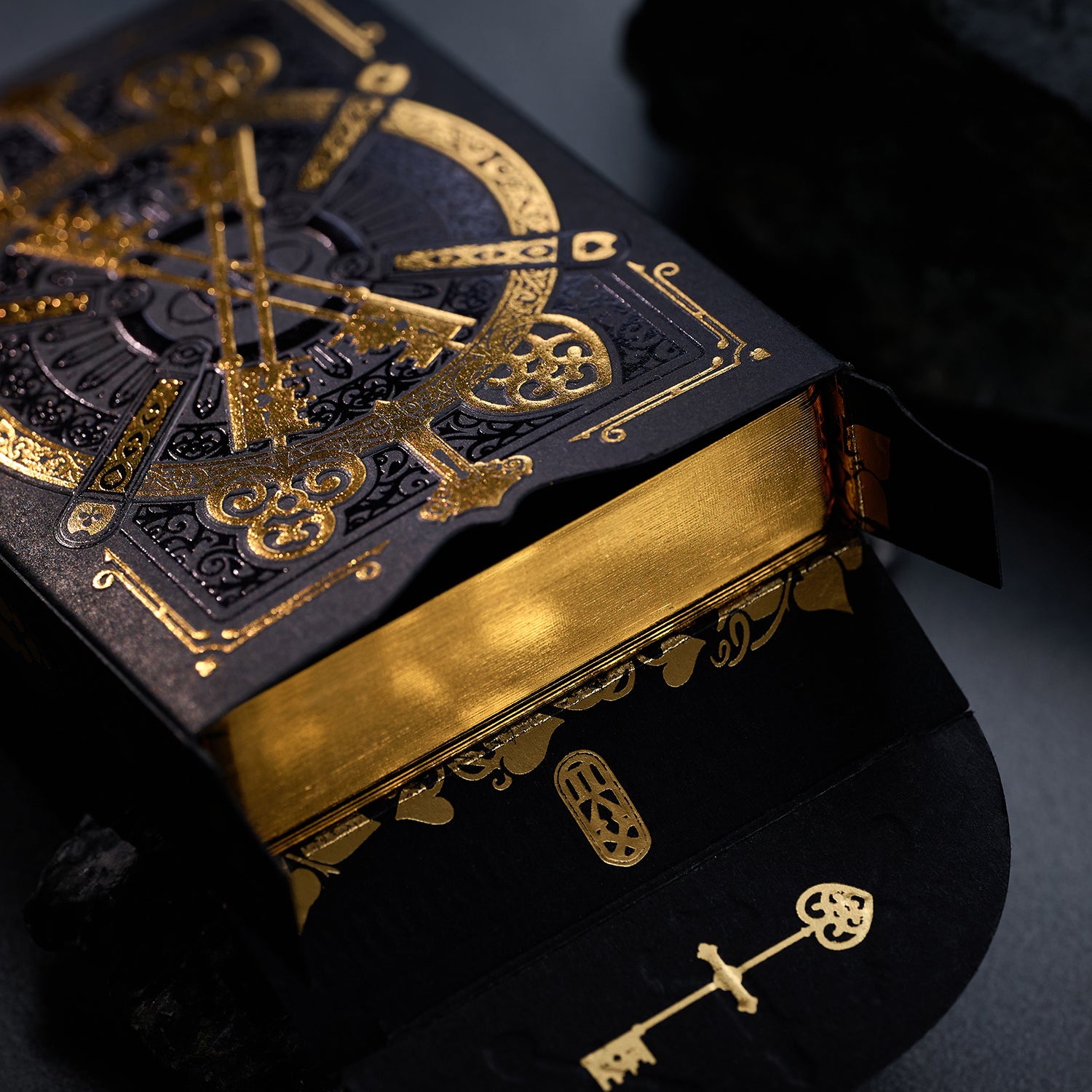 House of the Rising Spade Gilded Cartomancer Luxury Playing Cards - Premium Gold Foil Deck for Magic Tricks, Poker & Cardistry - Perfect for Collectors & Card Game Enthusiasts