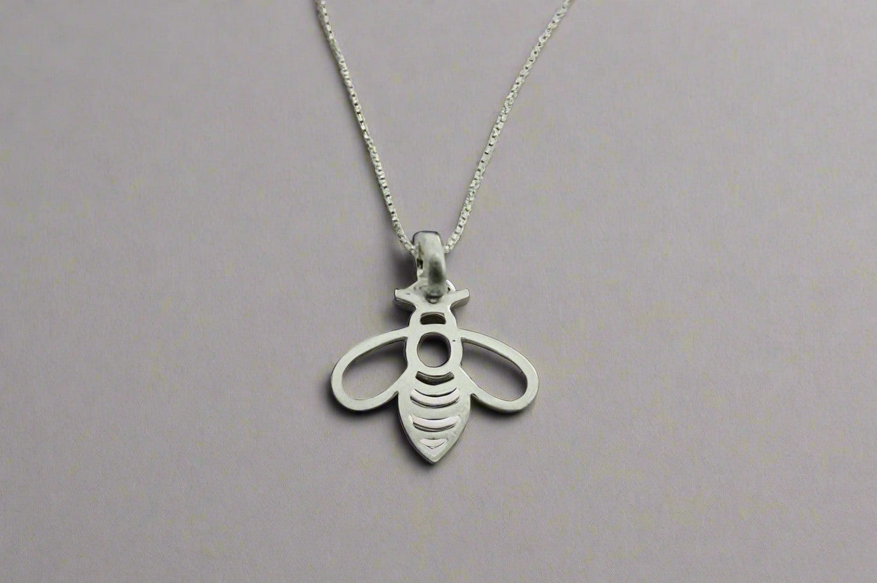 Beautiful Honey Bee Pendant Necklace - Gold & Silver Bee Jewelry for Women - Perfect for Nature Lovers & Boho Fashion | Great Gift for Birthdays, Anniversaries & Everyday Wear