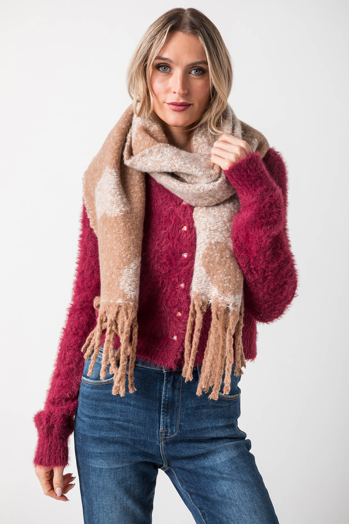 Look by M Knitted Heart Tassel Scarf - Soft Winter Fashion Accessory for Women - Perfect for Cold Weather, Date Nights & Holiday Outfits