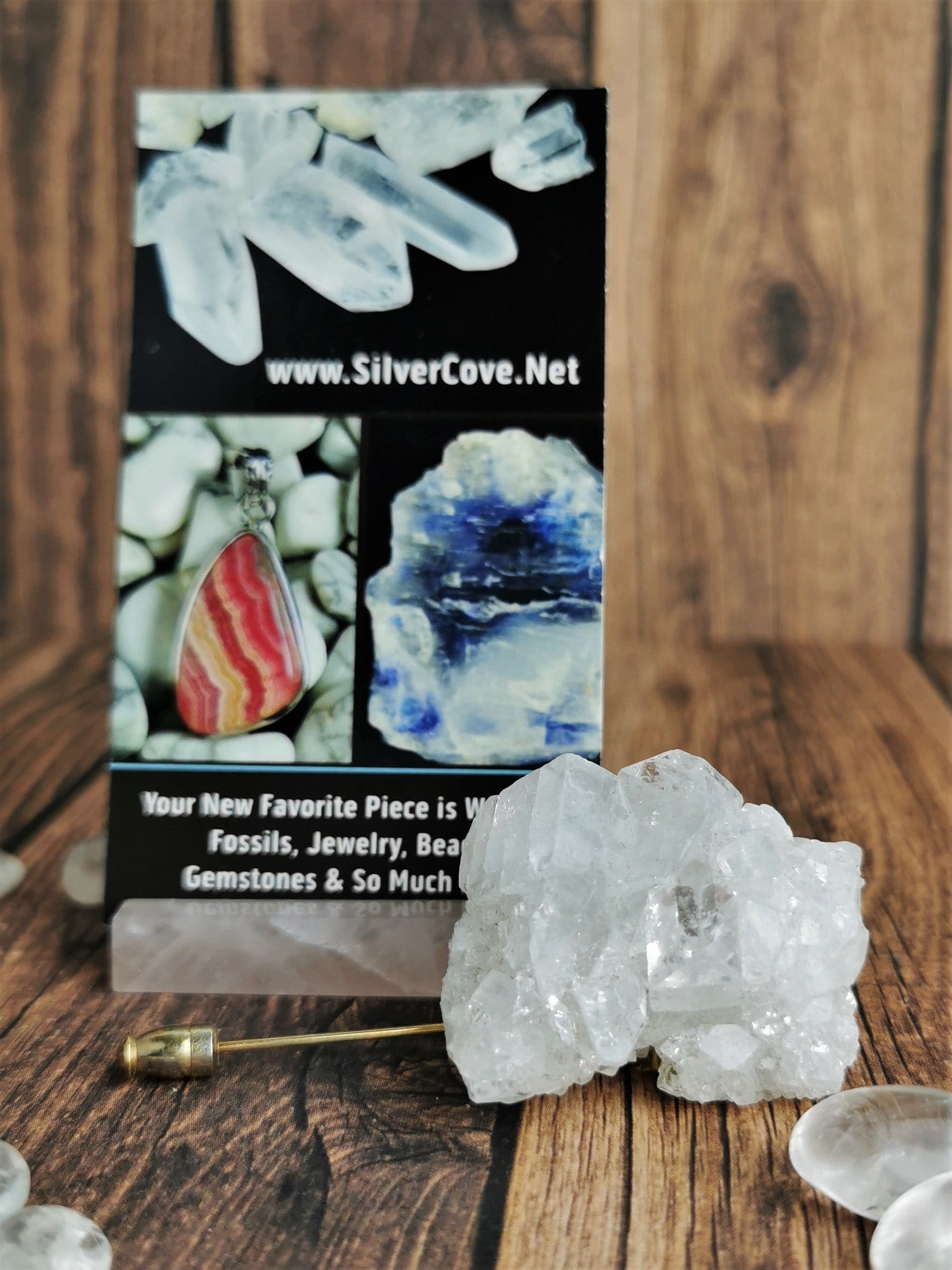 Natural Apophyllite Crystal Cluster Brooch - Healing Stone Jewelry for Spiritual Growth & Energy Balance | Perfect for Meditation, Reiki, and Gift Giving