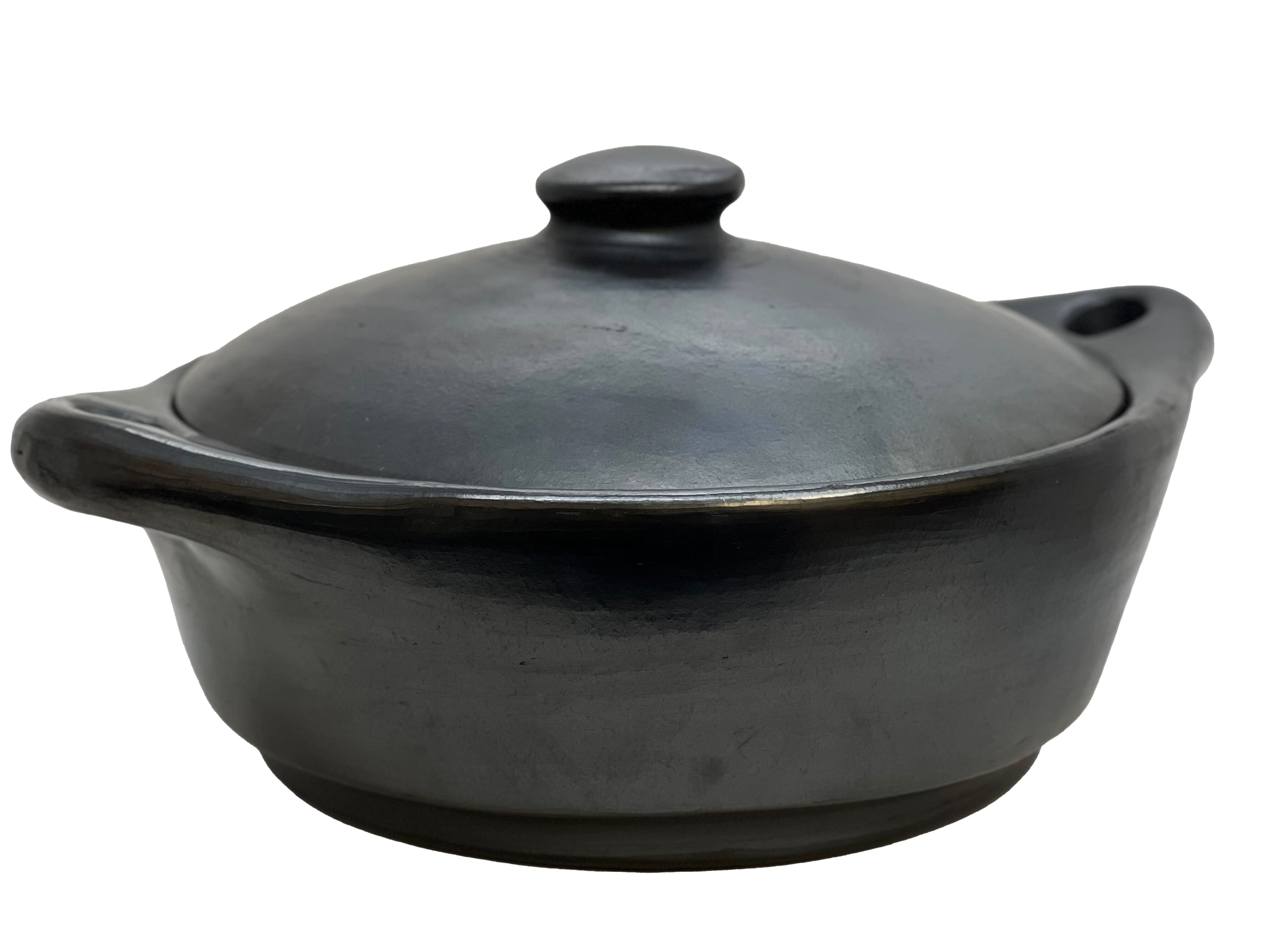 Authentic Chamba Casserole - Elegant All-Natural Black Clay Casserole Pot for Braising, Baking, Serving Paella, Stews & More - Stovetop & Oven Safe - Handmade in Colombia - Perfect for Family Dinners, Holiday Meals & Gourmet Cooking