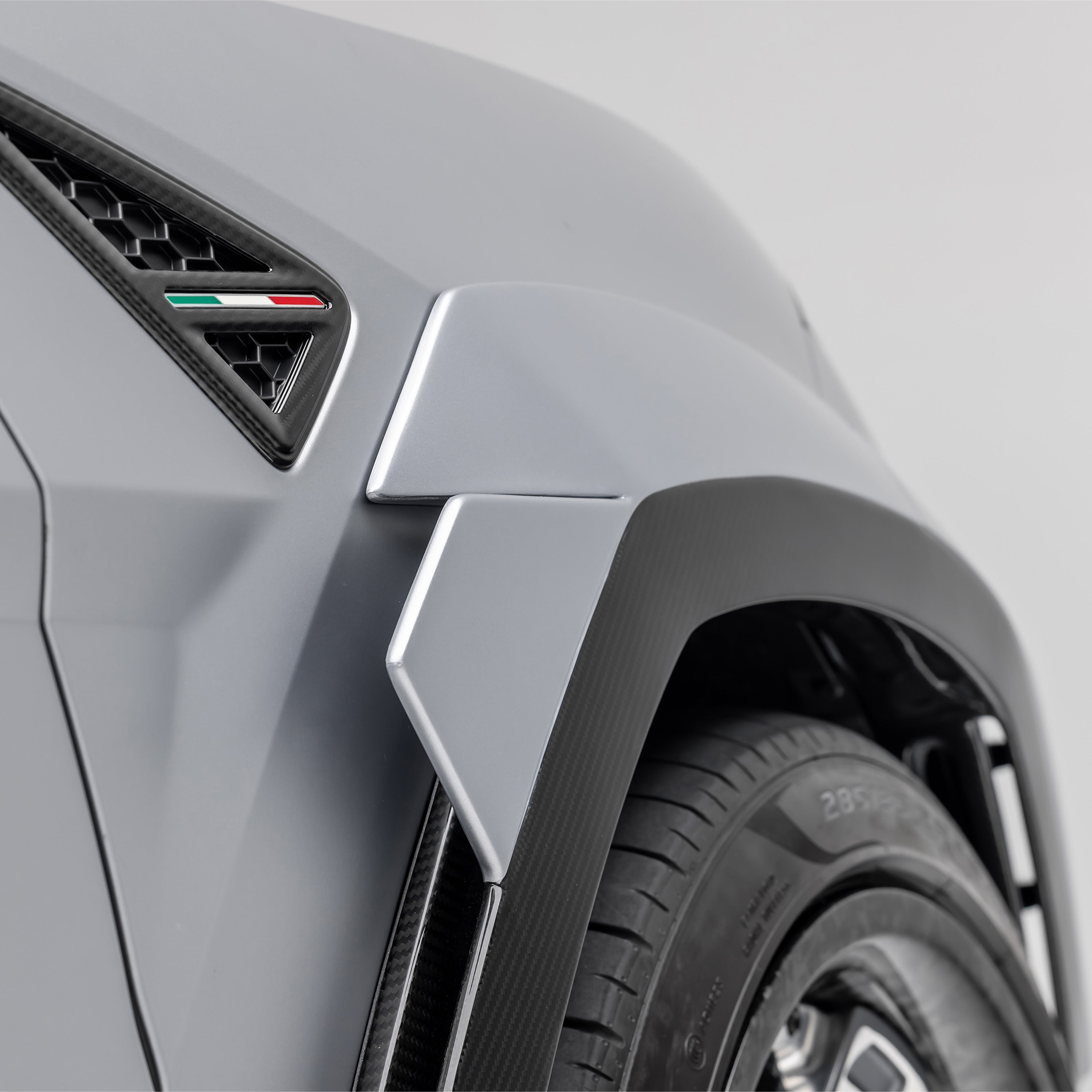 Lamborghini Urus Performante Edizione Aero Fender Flares - Carbon Fiber Body Kit Upgrade (Incompatible with Canards 2027LOV) | Enhance Style & Aerodynamics for Super SUV Racing & Car Shows