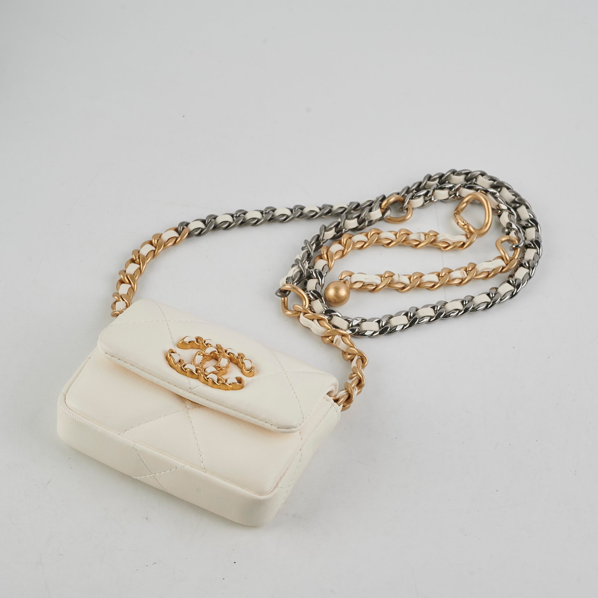 Chanel 19 Coin Purse with Chain - White Goatskin Leather Wallet for Women | Fashionable Crossbody Bag for Everyday Use & Special Occasions