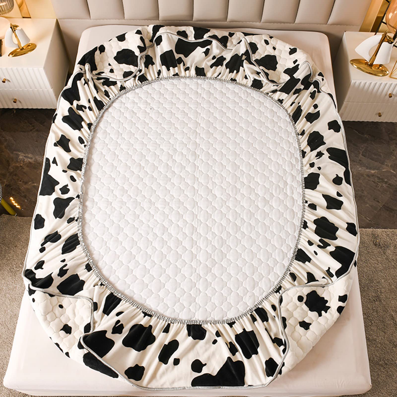 Pangzi Cow Print Flannel Fitted Sheet - Velvet Plush Soft Heavyweight Non-Slip Mattress Protector Cover for Queen Size Bed - Perfect for Winter Warmth and Farmhouse Style Bedroom Decor
