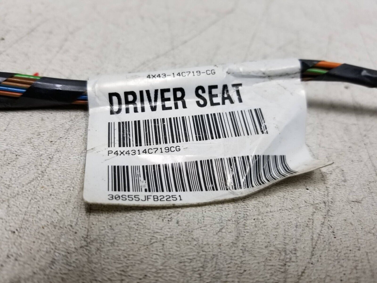 2008 Jaguar X-Type Front Passenger Seat Control Module & Wiring Harness OEM - Compatible with 2008 Jaguar X-Type Models - Perfect for Seat Control System Repair and Replacement