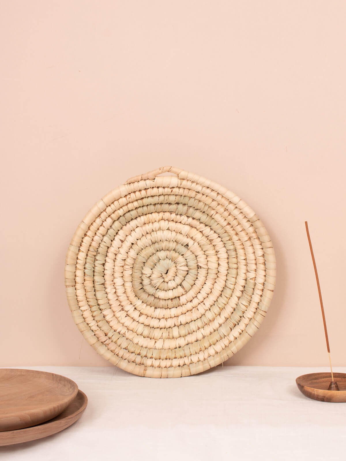 Eco-Friendly Palm Leaf Woven Plates - Biodegradable Dinnerware for Parties, Picnics & Outdoor Dining - Sustainable & Stylish Disposable Plates