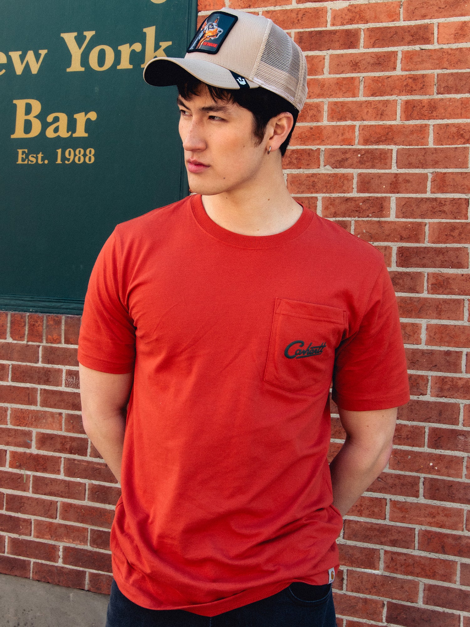Carhartt Relaxed Fit Lightweight Pocket T-Shirt for Men - Comfortable Casual Wear for Work, Outdoor & Everyday Use