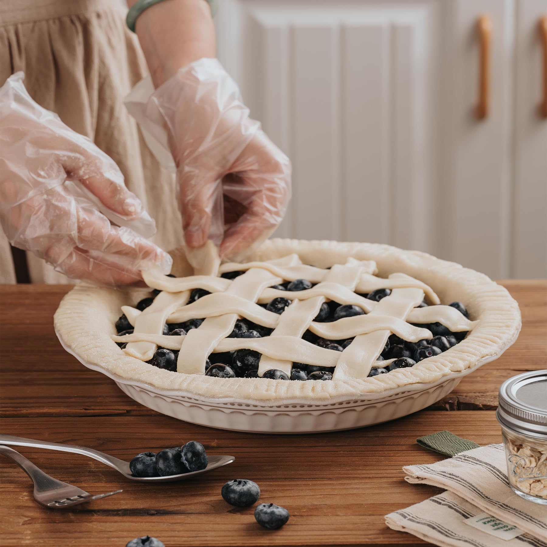2-Pack 9 Inch Ceramic Pie Pans for Baking - Vintage Farmhouse Style Round Pie Dish, Oven & Dishwasher Safe, Off-White - Perfect for Apple Pies, Pumpkin Pies & Holiday Desserts