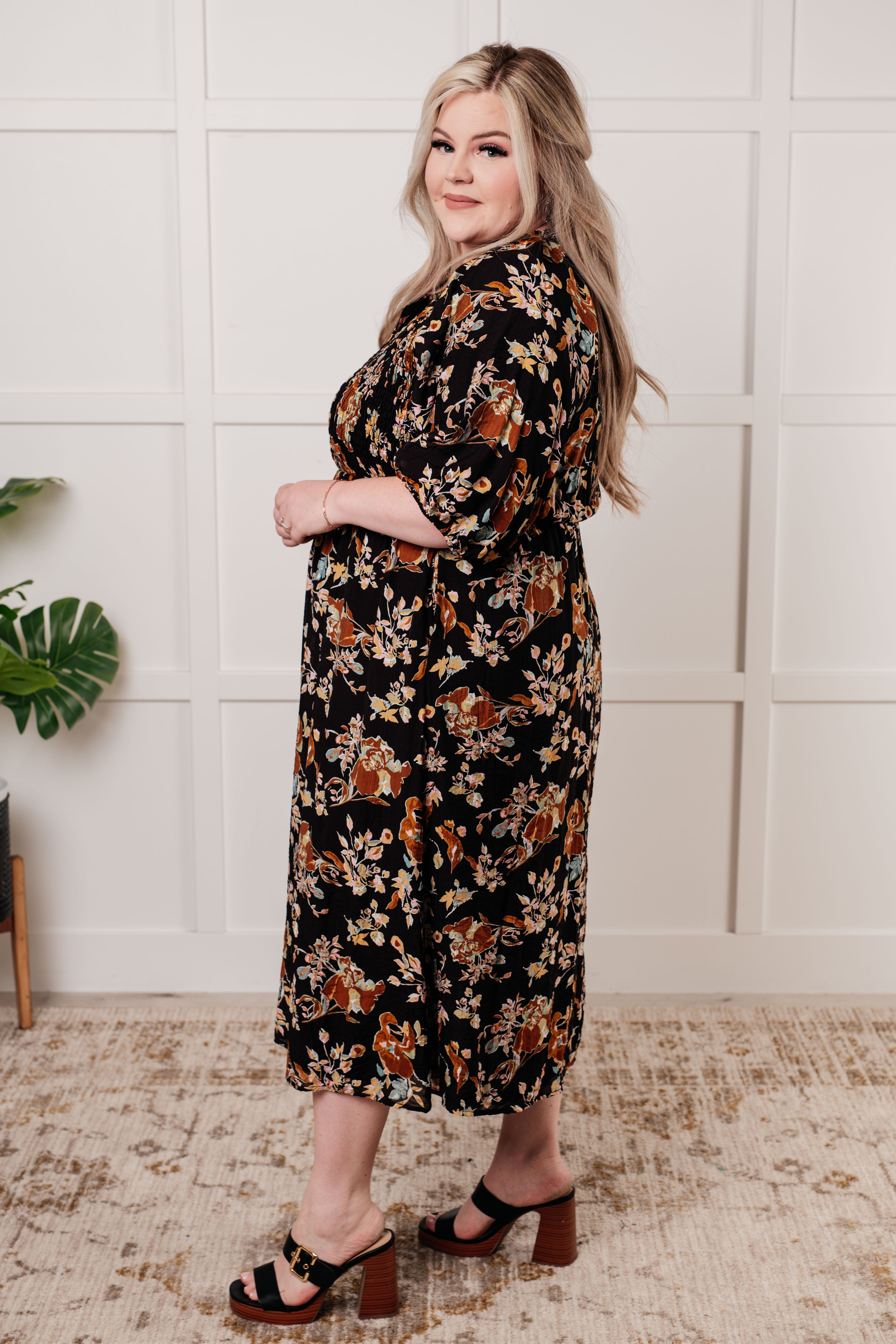 Look My Way Smocked Bodice Button Down Dress - Women's Elegant Floral Summer Dress for Casual Outings, Date Nights & Special Occasions