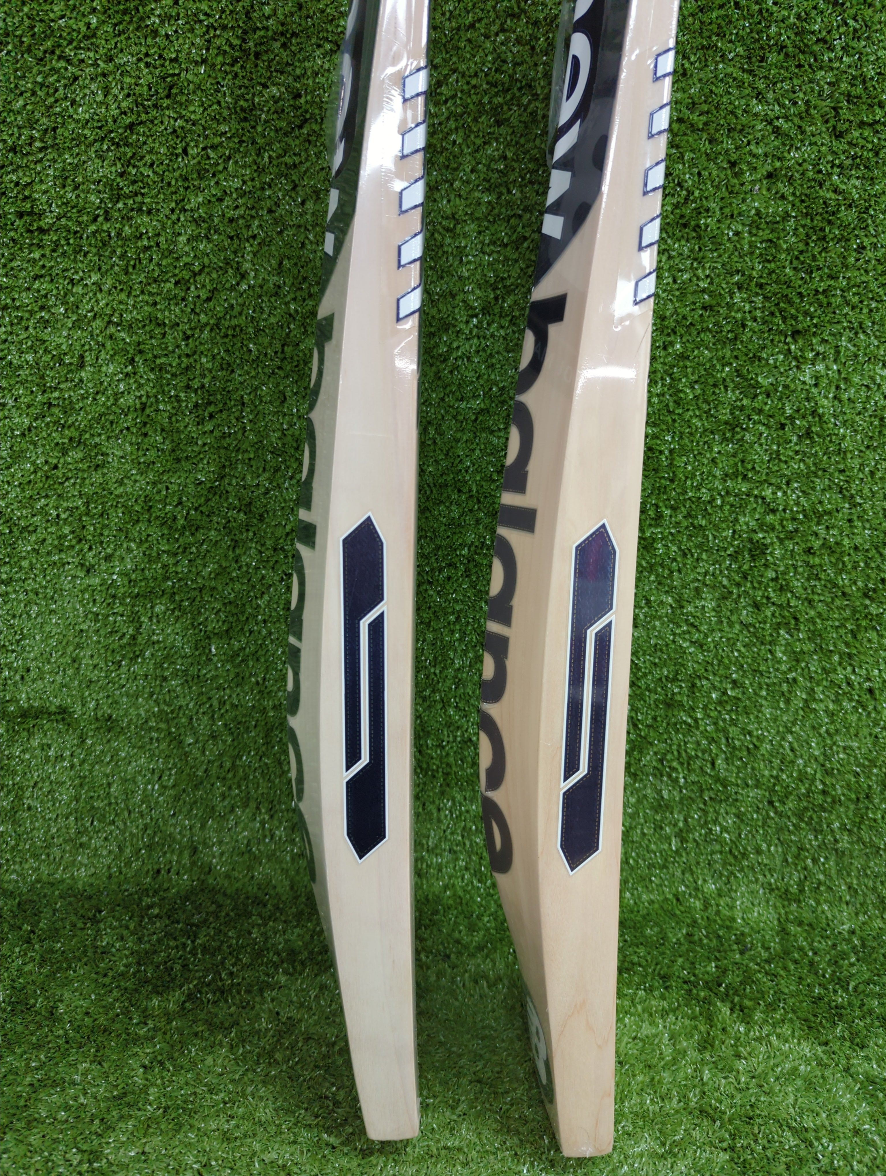 NB DC 1200I Max Adult English Willow Cricket Bat - Premium Performance for Professional Cricket Matches & Training Sessions