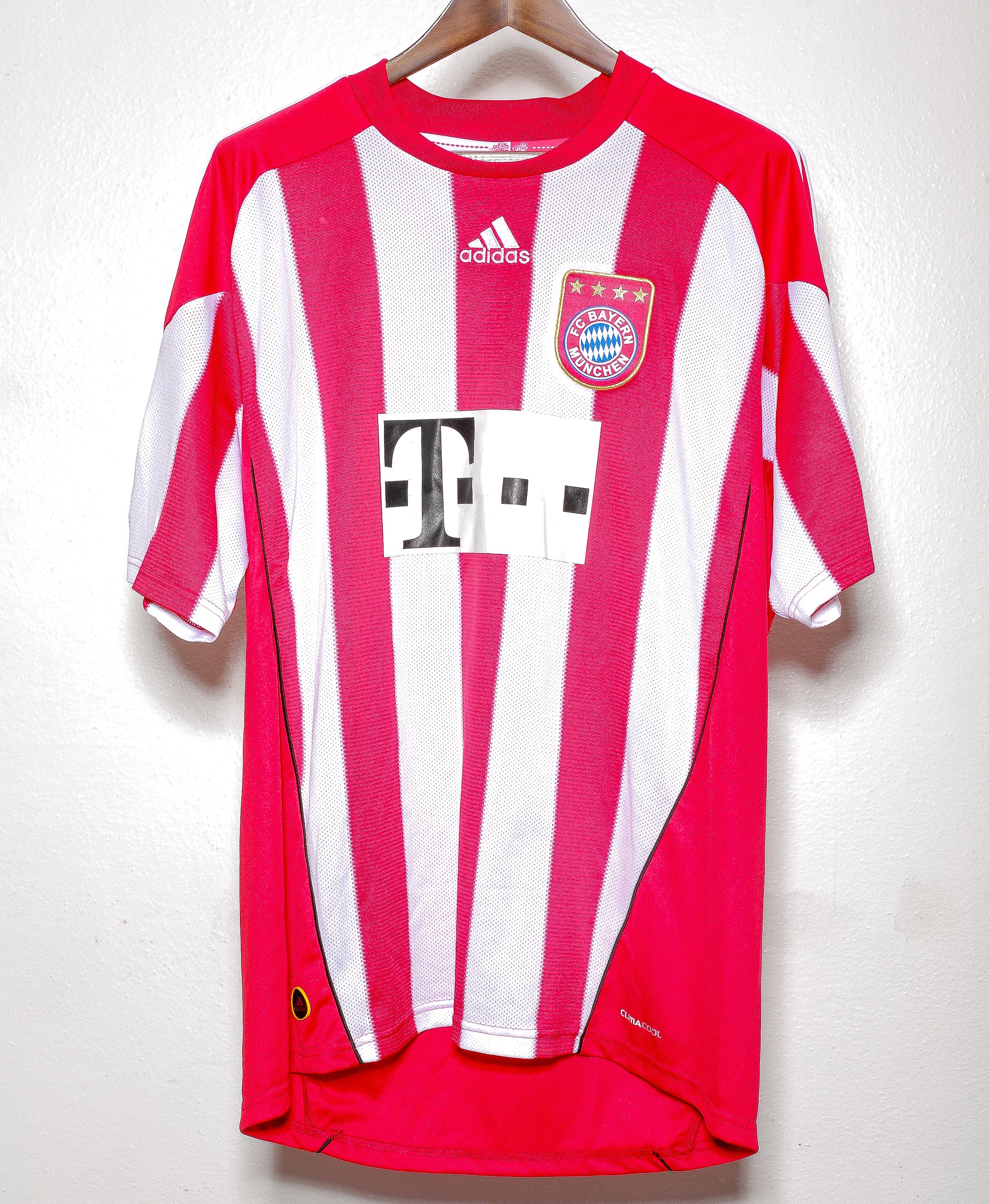 2010 Bayern Munich #31 Bastian Schweinsteiger Jersey - XL Size - Authentic Soccer Shirt for Fans & Collectors - Perfect for Match Days & Sports Memorabilia Display