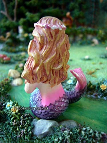 Miniature Mermaid Holding Seal Fairy Garden Statue - Whimsical Terrarium Decor for Garden, Patio, Deck, Porch & Dollhouse | Perfect for Fairy Gardens, Terrariums, and Outdoor Yard Art Decorations