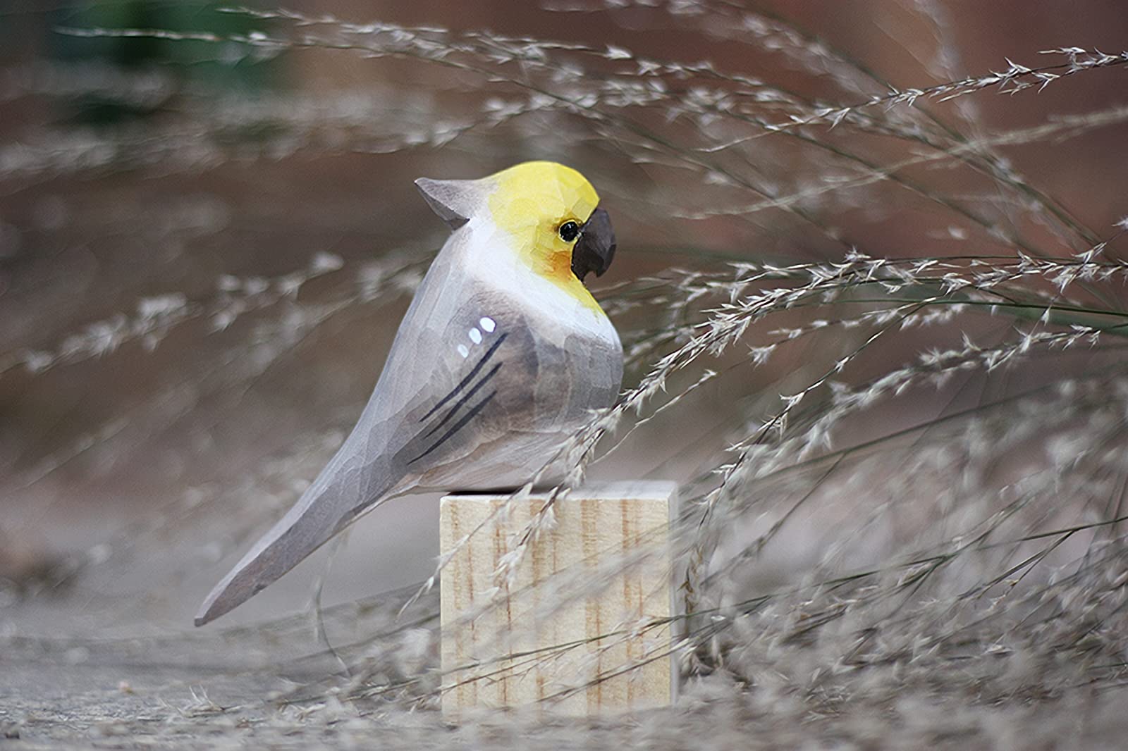 Handmade Wooden Carved Cockatiel Bird Figurine - Realistic Hand-Painted Grey Cockatiel Sculpture - Small Home Decor, Desk Ornament, Unique Gift for Bird Lovers | Perfect for Living Room Decor, Office Desk Display & Bird Enthusiast Collections