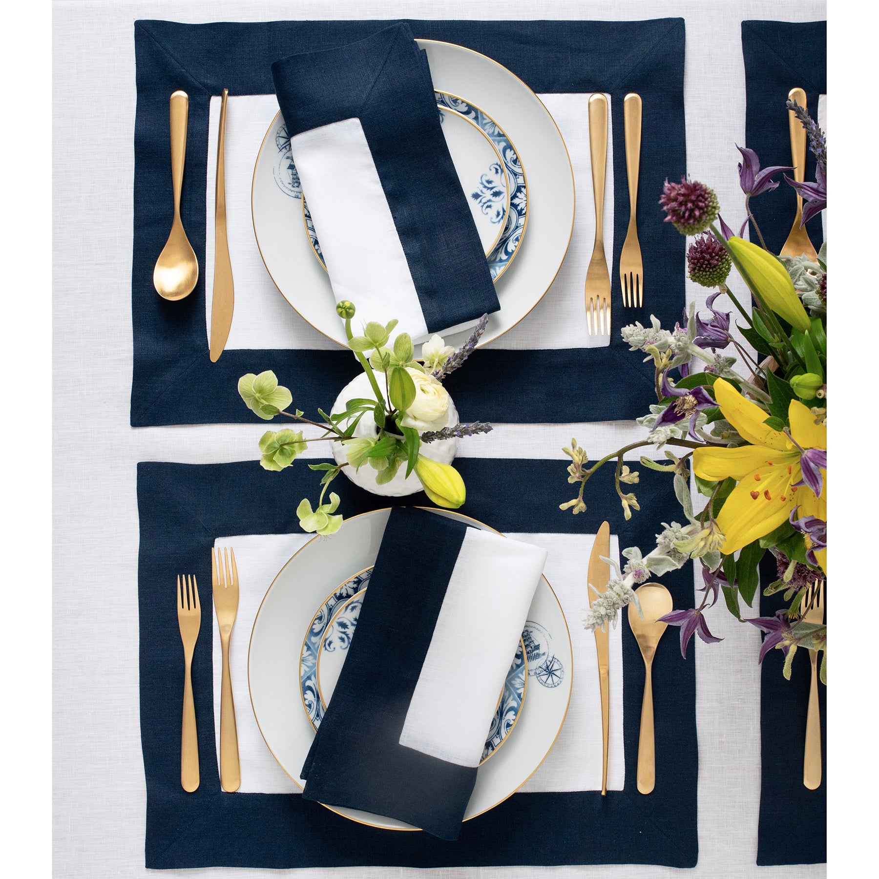 Elegant Contempo Napkins - Set of 4 Premium Cotton Dinner Napkins for Formal Dining, Parties & Special Occasions