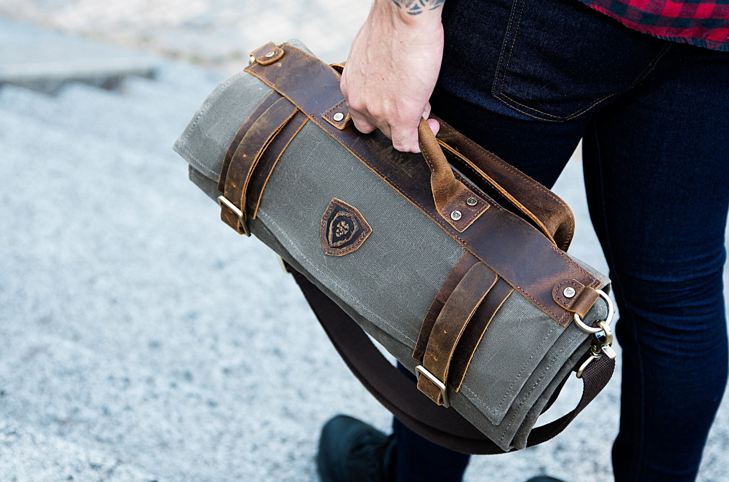 12oz Heavy Duty Canvas & Leather Knife Roll - Army Green - Dalstrong Nomad Series | Perfect for Chefs, Butchers & Culinary Professionals | Portable & Durable Knife Storage Solution