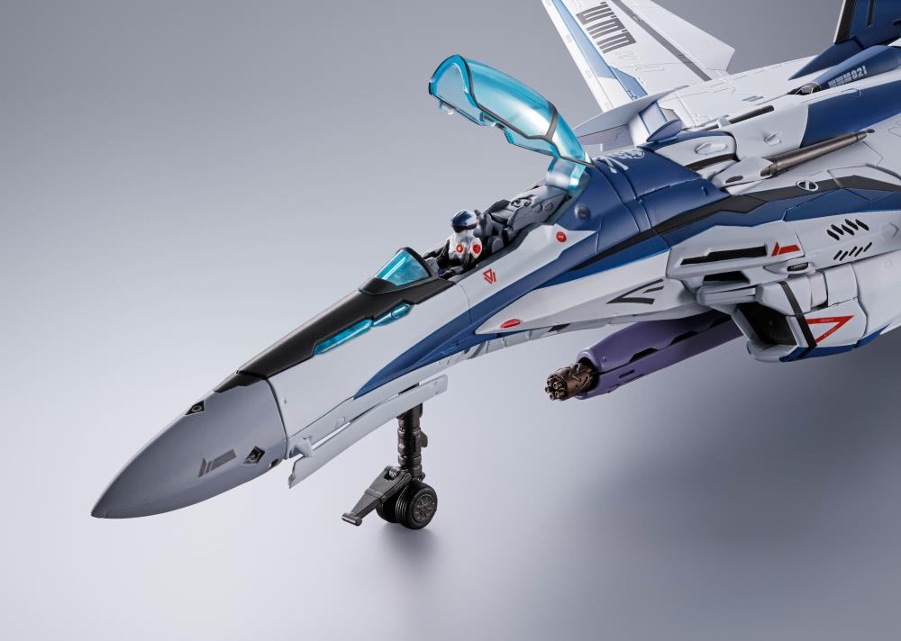Bandai DX Chogokin Macross VF-25 Messiah Valkyrie Worldwide Anniversary Edition - Premium Collectible Anime Action Figure for Display & Gifting | Perfect for Anime Fans & Model Collectors
