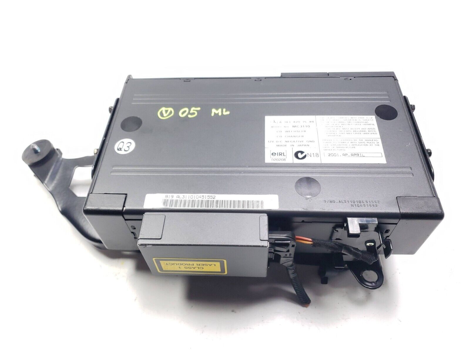 Original Mercedes W163 ML320 ML55 AMG 6-Disc CD Changer Player OEM 1638201589 - Perfect for Car Audio Upgrade & Classic Mercedes Restoration