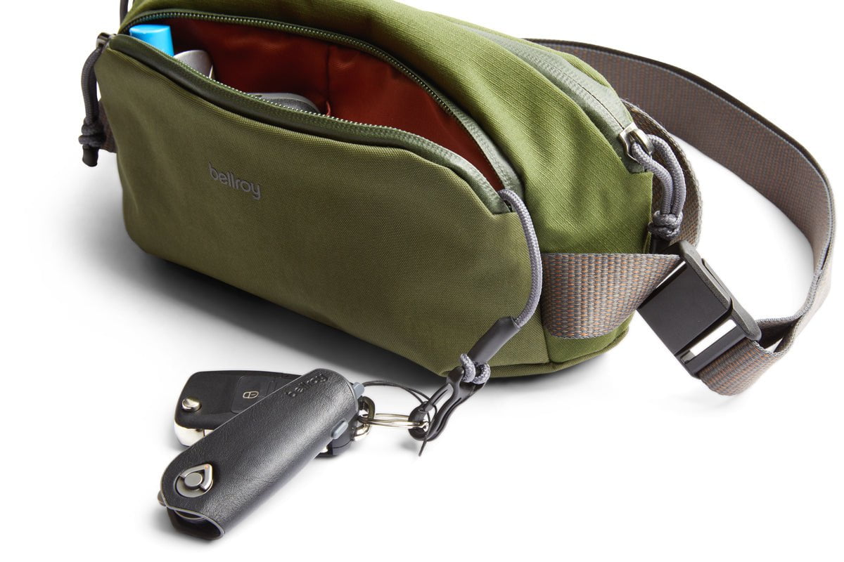 Bellroy Venture Ready Sling 2.5L Crossbody Bag - Lightweight & Water-Resistant Travel Pack for Men & Women - Perfect for Hiking, Commuting & Everyday Carry