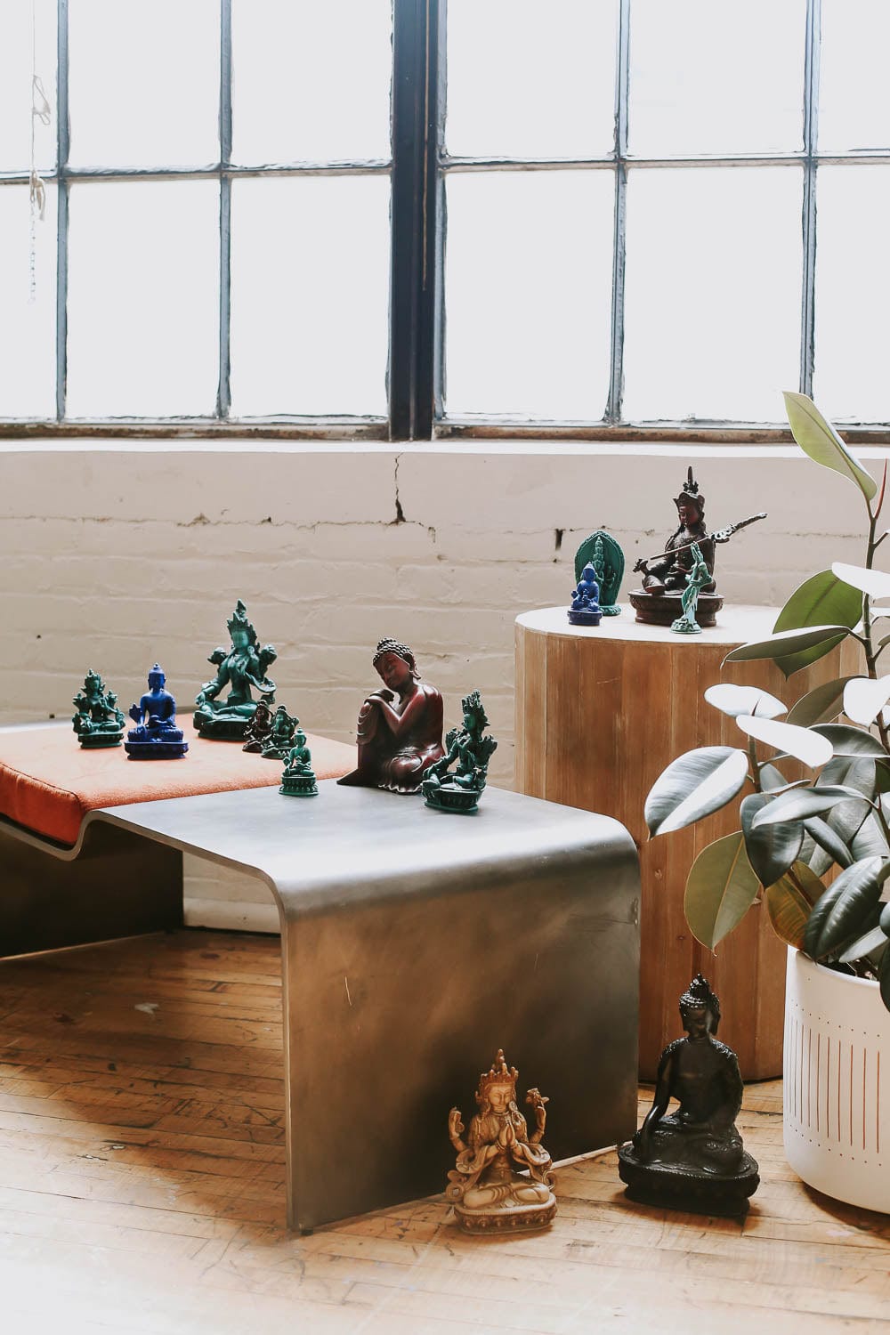 Compassionate Chenrezig Statue - Handcrafted Tibetan Buddhist Statue for Meditation & Home Altar - Perfect for Spiritual Practice, Yoga Studios & Peaceful Decor