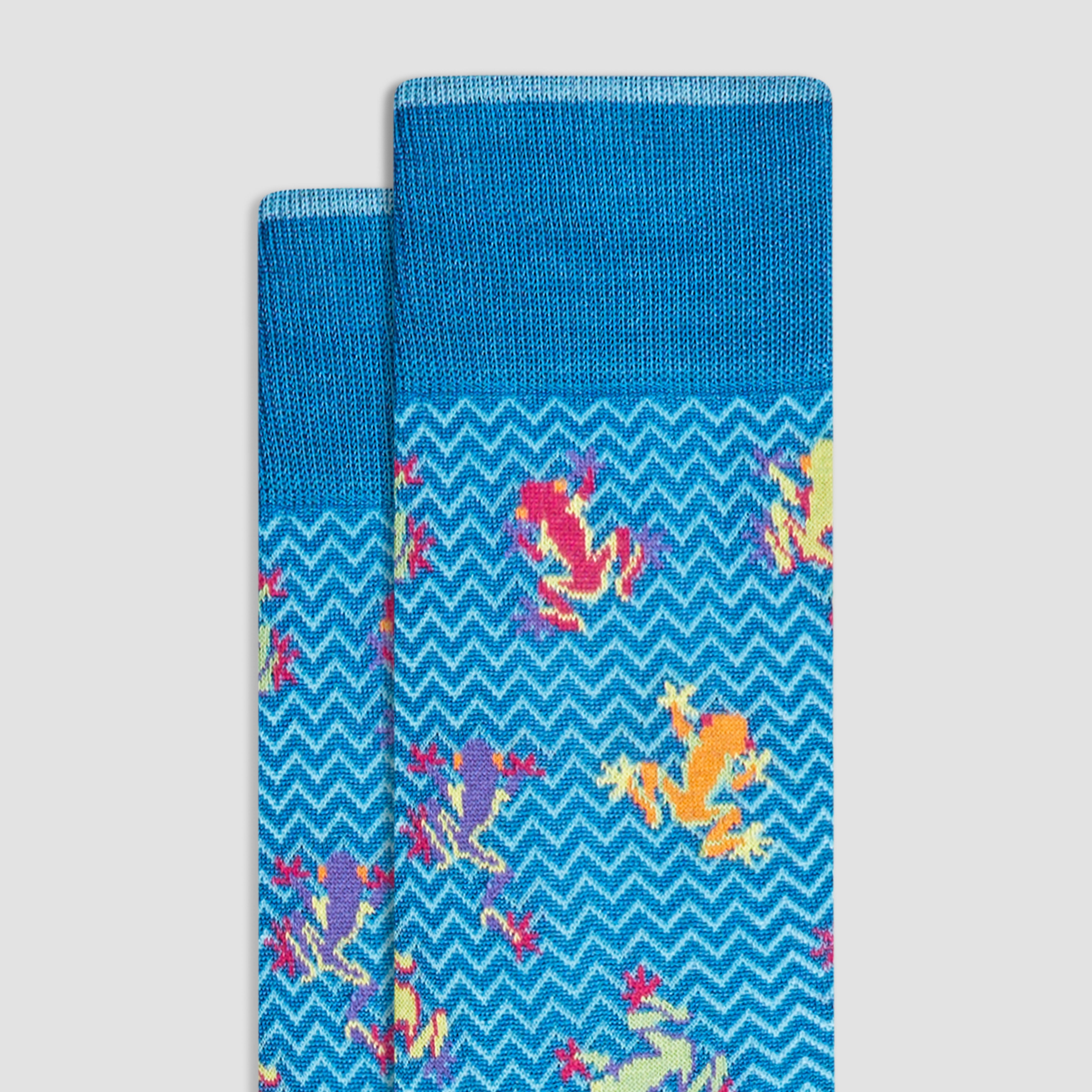 Fun Frog Print Mid Calf Socks for Men & Women - Comfortable Cotton Crew Socks for Casual Wear, Gifts, and Outdoor Activities