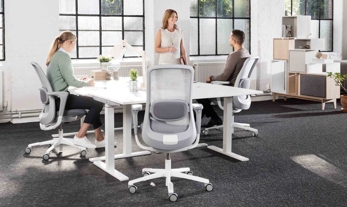 HÅG SoFi Mesh 7500 Ergonomic Office Chair with Adjustable Headrest - Light Grey - Comfortable Desk Chair for Home Office & Workspace