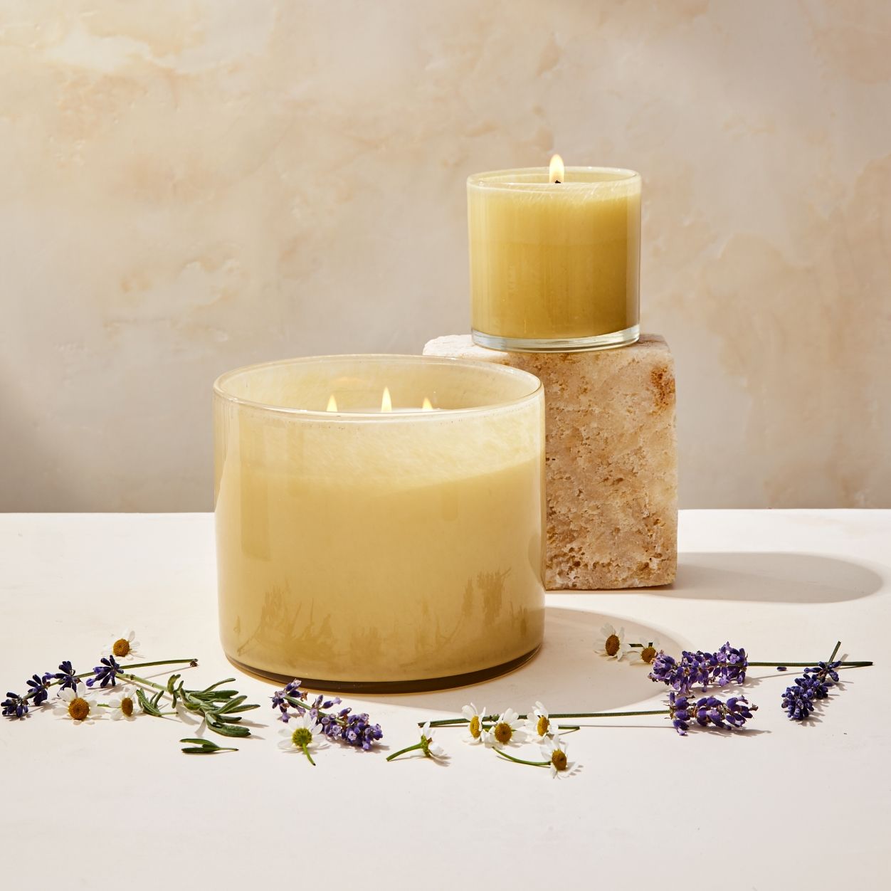 Premium Chamomile Lavender Scented Candle - Natural Soy Wax, Long-Lasting Aromatherapy for Relaxation & Stress Relief - Perfect for Bedroom, Bathroom & Meditation Spaces