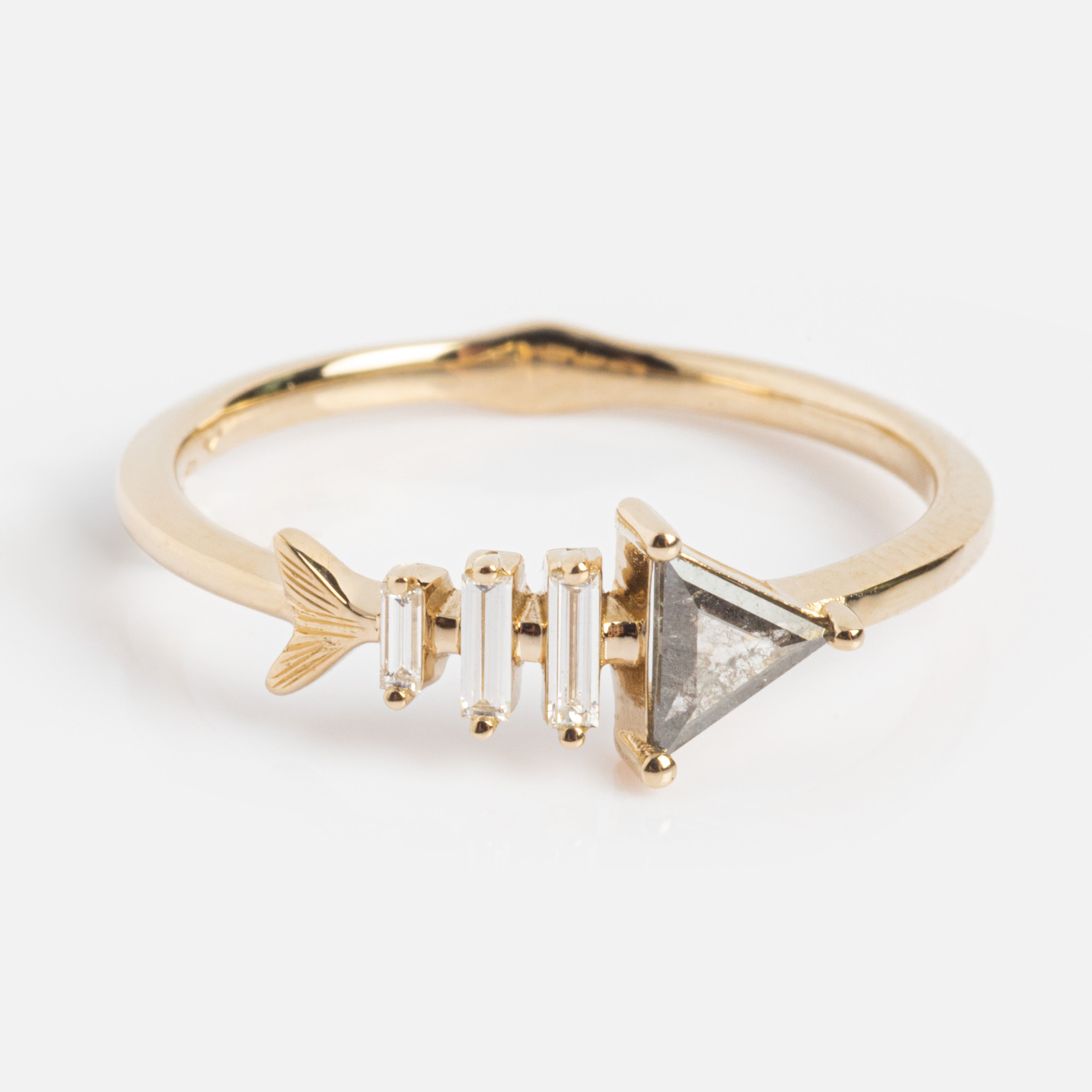 14K Gold Fishbone Ring with Triangle & Baguette Cut Diamonds - Elegant Stackable Ring for Women, Perfect for Everyday Wear, Anniversary Gifts & Special Occasions