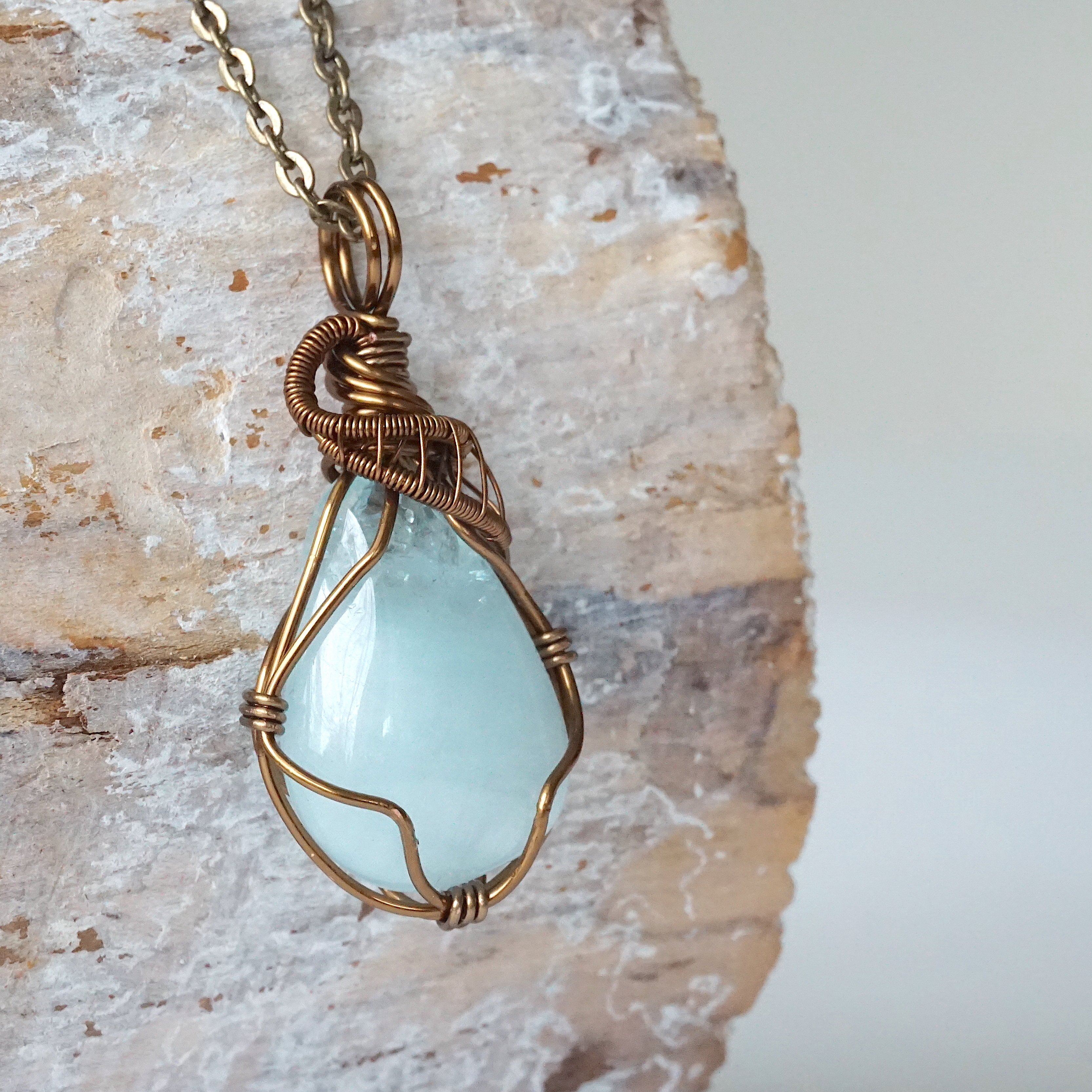 Natural Raw Aquamarine Crystal Pendant Necklace in Antique Bronze - Healing Stone Jewelry for Women, Spiritual Gift, Boho Chic Style Accessory for Meditation, Yoga & Everyday Wear